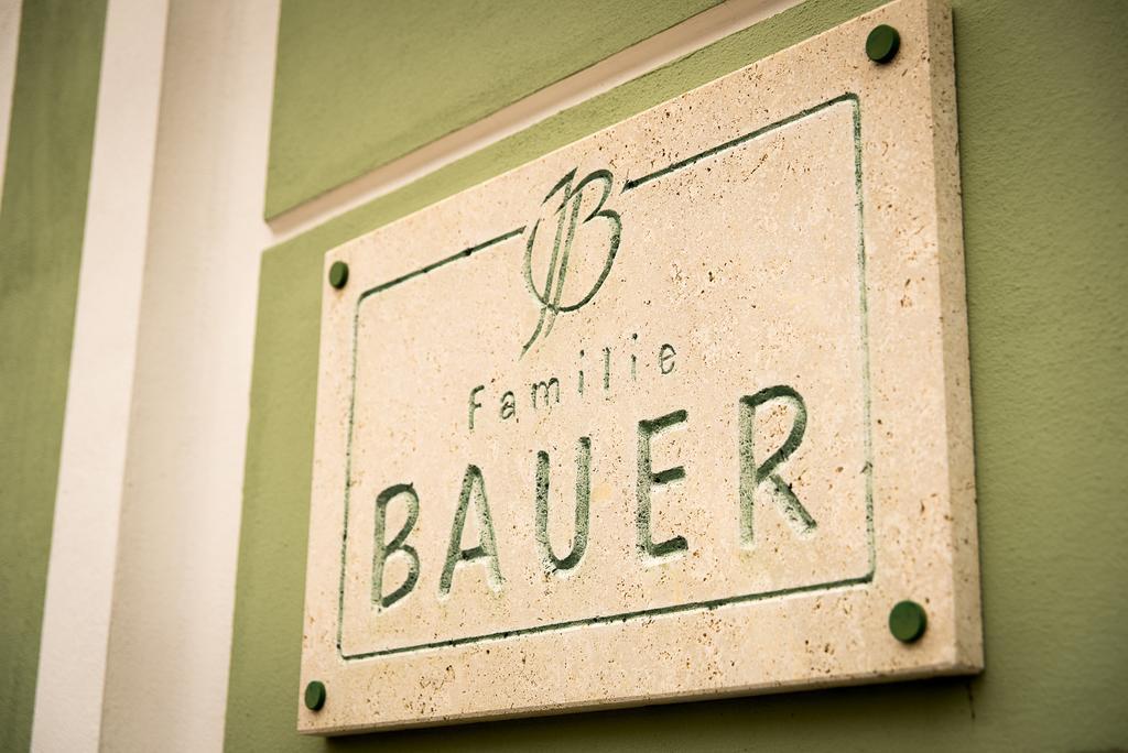 Weingut Familie Bauer Hotel Grossriedenthal Exterior foto