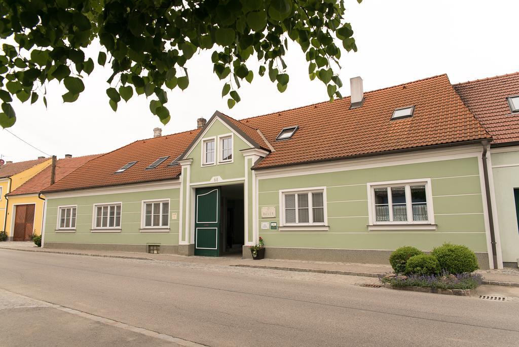 Weingut Familie Bauer Hotel Grossriedenthal Exterior foto